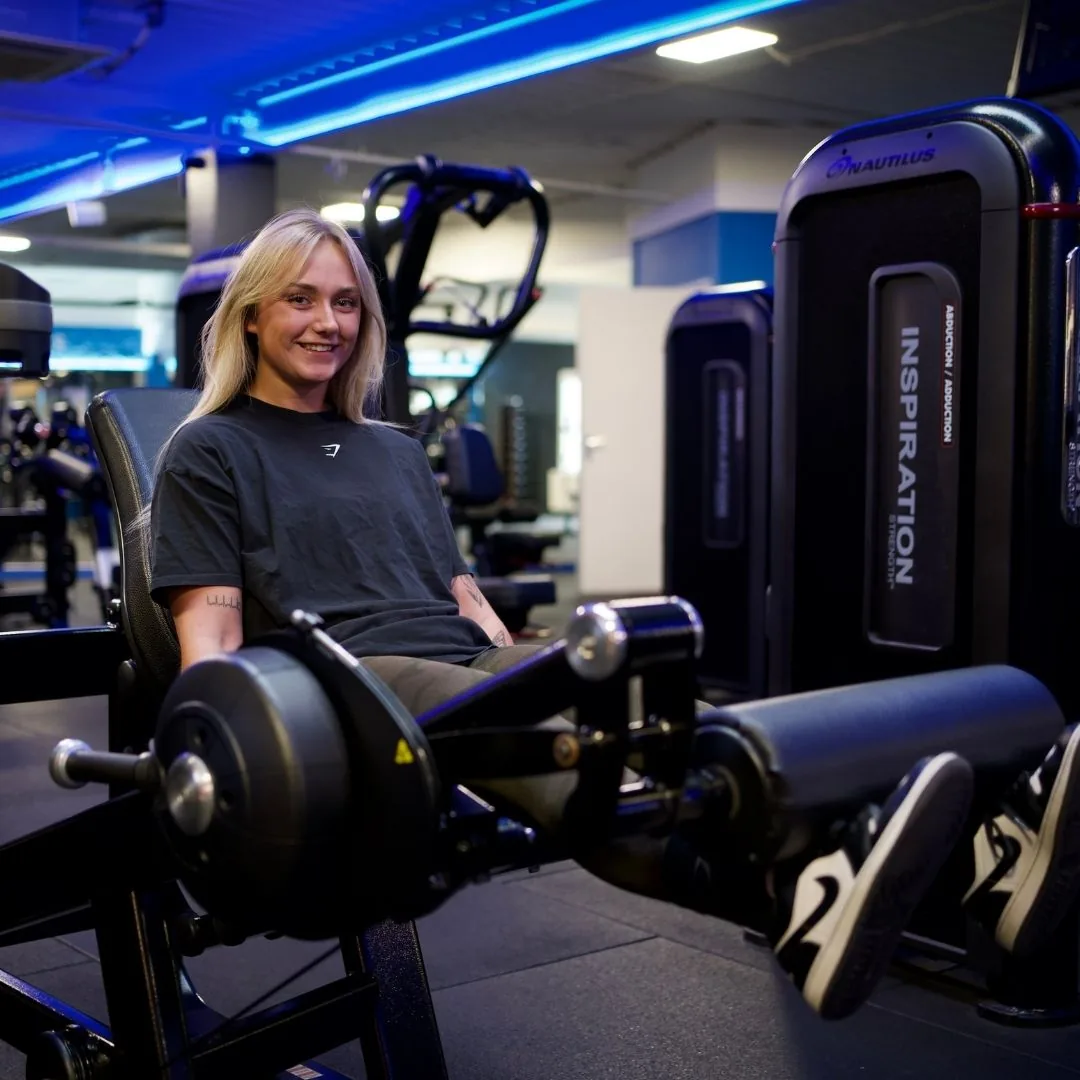 Een sporter traint bij UltraGym Hardenberg